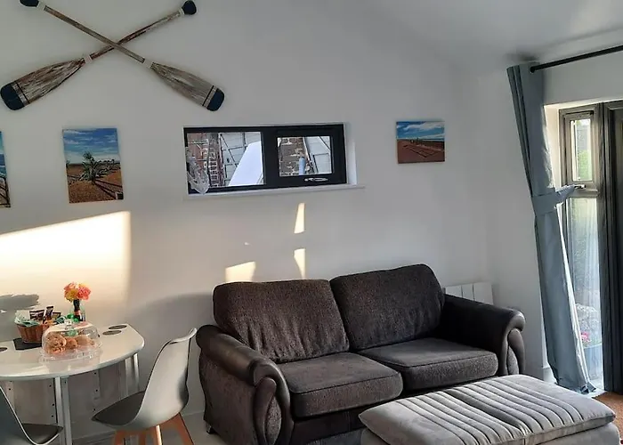 Sycamore Lodge Kent With Ev Zappi Type 2, Swimming Pool For A Fee