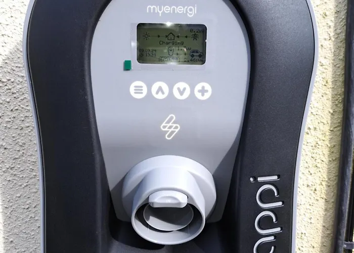 Sycamore Lodge Kent With Ev Zappi Type 2, Swimming Pool For A Fee